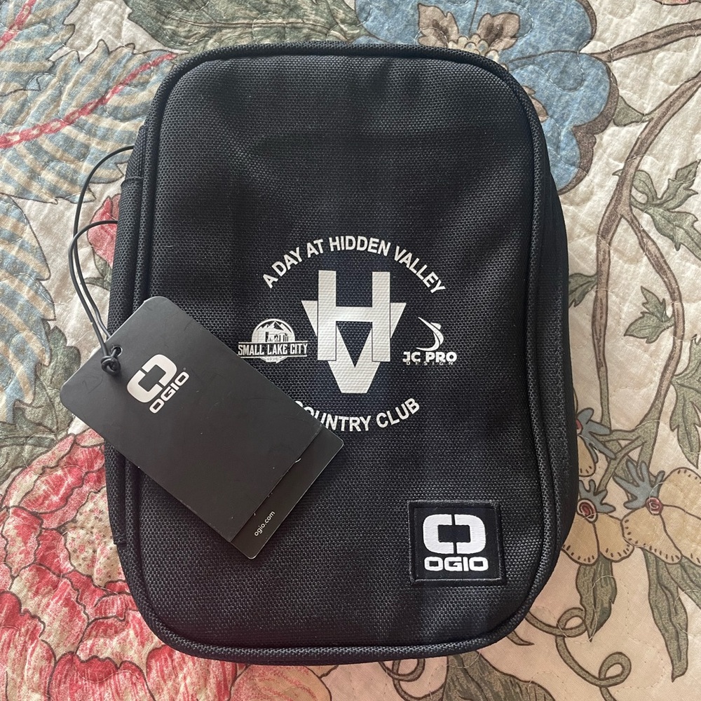 OGIO Vault toiletry bag, organizer, toiletry, tech gear bag.